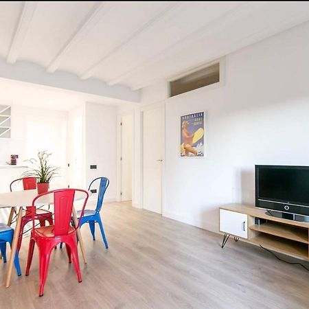 Apartamento Elyo Apartman Barcelona Kültér fotó