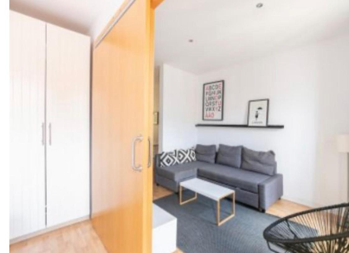 Apartamento Elyo Apartman Barcelona Kültér fotó
