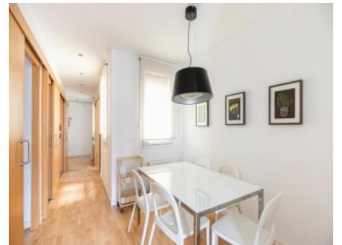 Apartamento Elyo Apartman Barcelona Kültér fotó