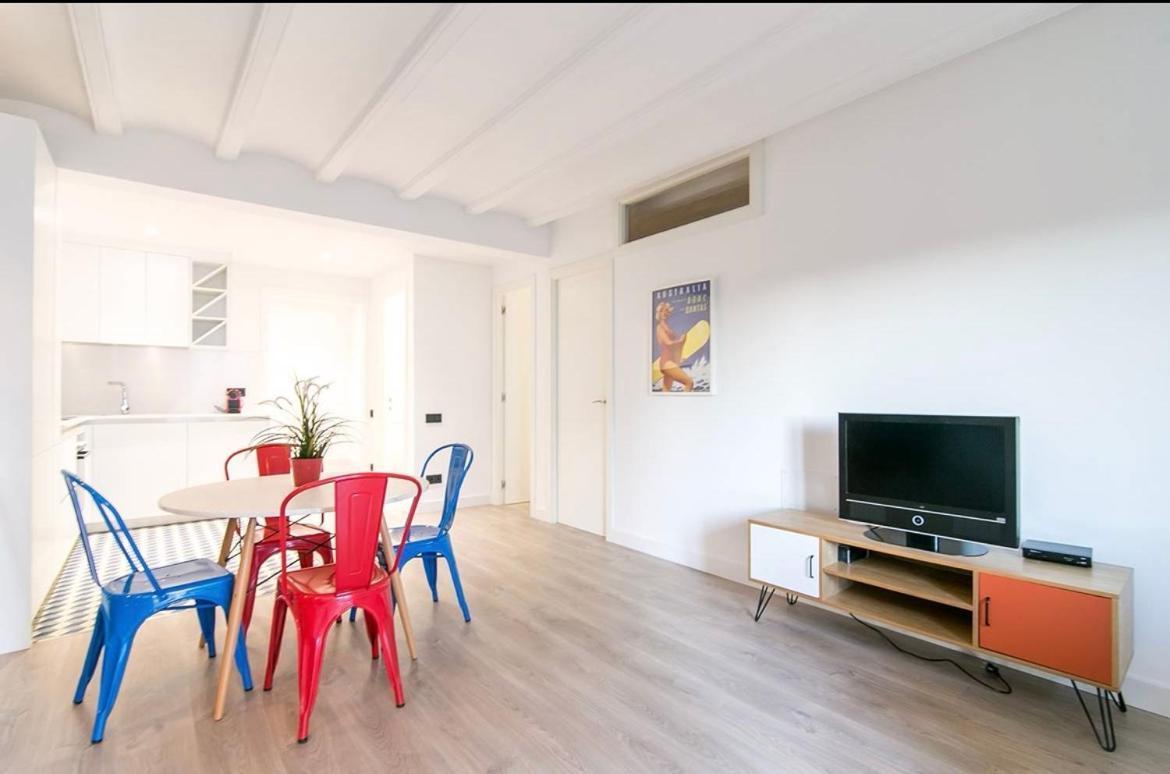 Apartamento Elyo Apartman Barcelona Kültér fotó