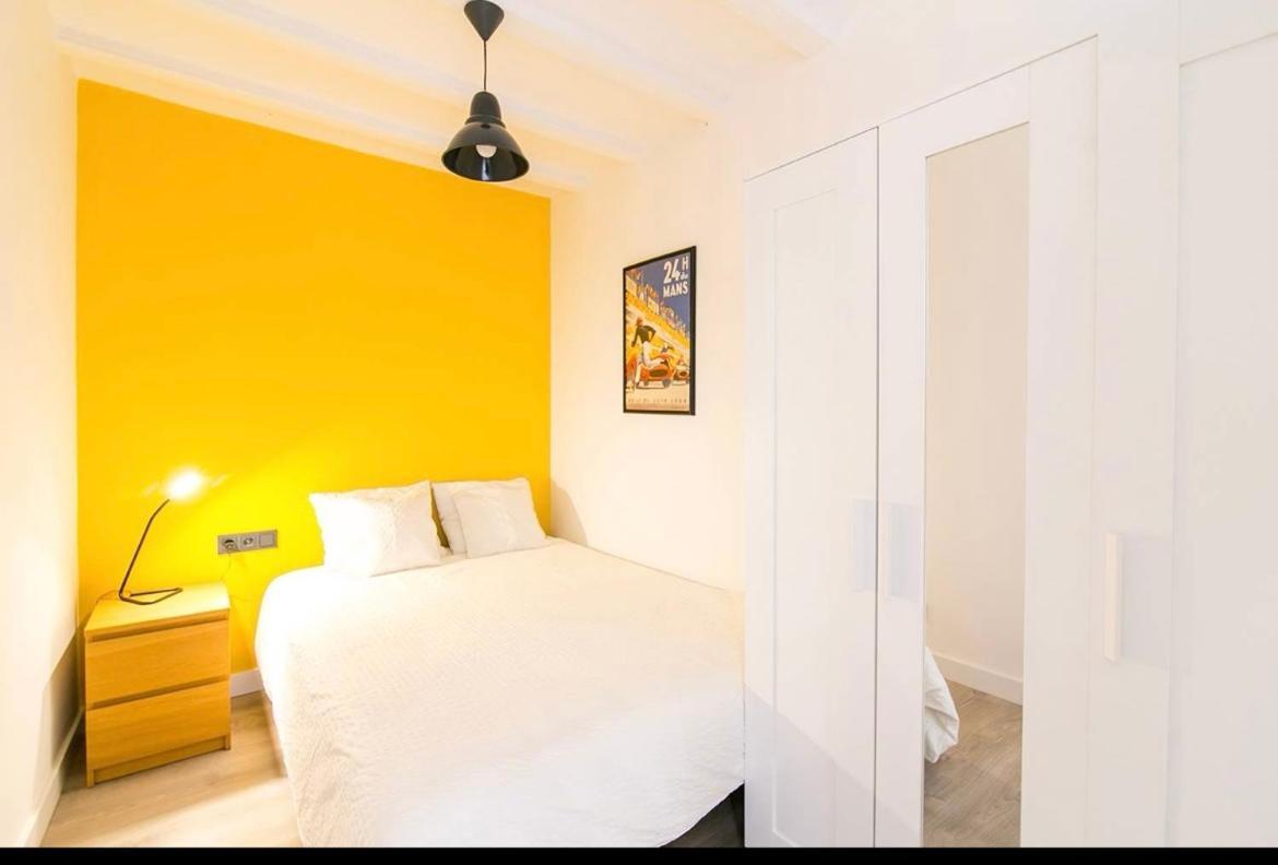 Apartamento Elyo Apartman Barcelona Kültér fotó