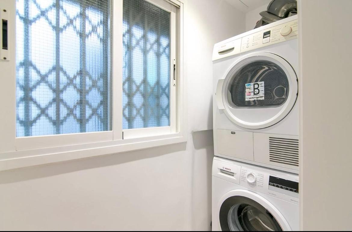 Apartamento Elyo Apartman Barcelona Kültér fotó